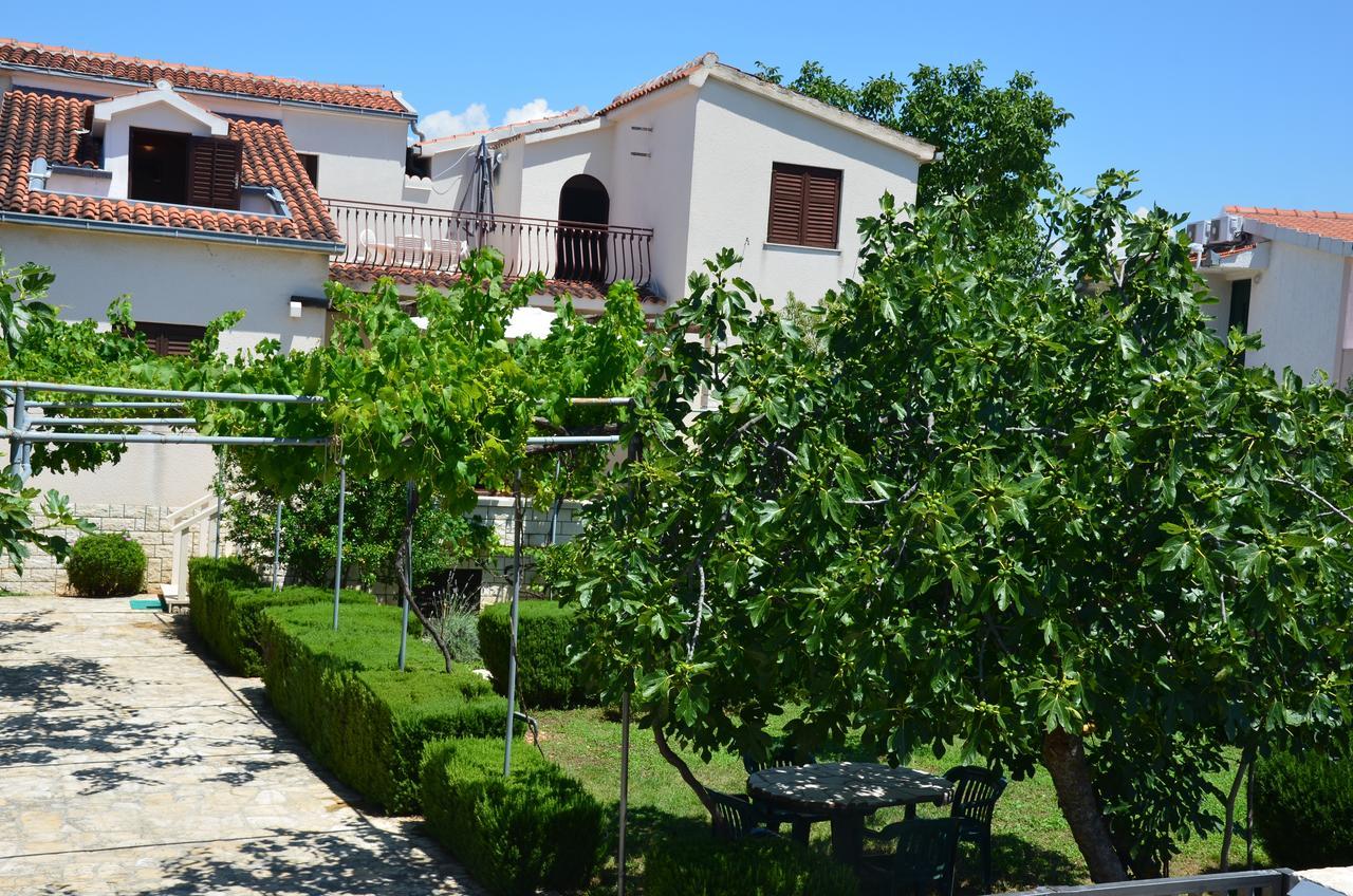 Apartments Dara Rogoznica  Luaran gambar